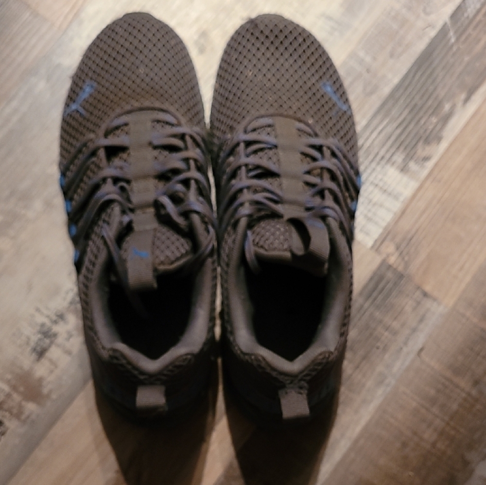 Men's Gray Puma Athletic Shoes